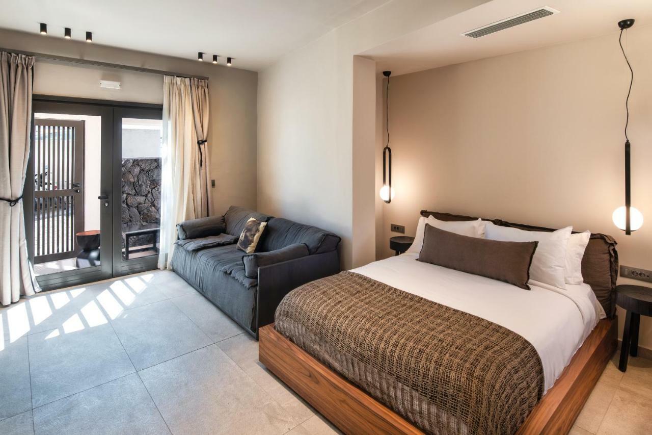 Uma Ray Suites Fira  Exterior foto